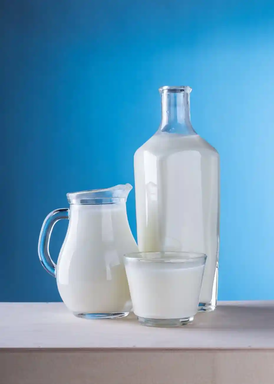 <a href="https://www.pexels.com/photo/close-up-of-milk-against-blue-background-248412/">Photo by Pixabay on Pexels</a>